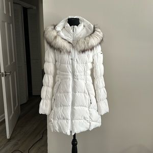 Never worn white coat by Laundry